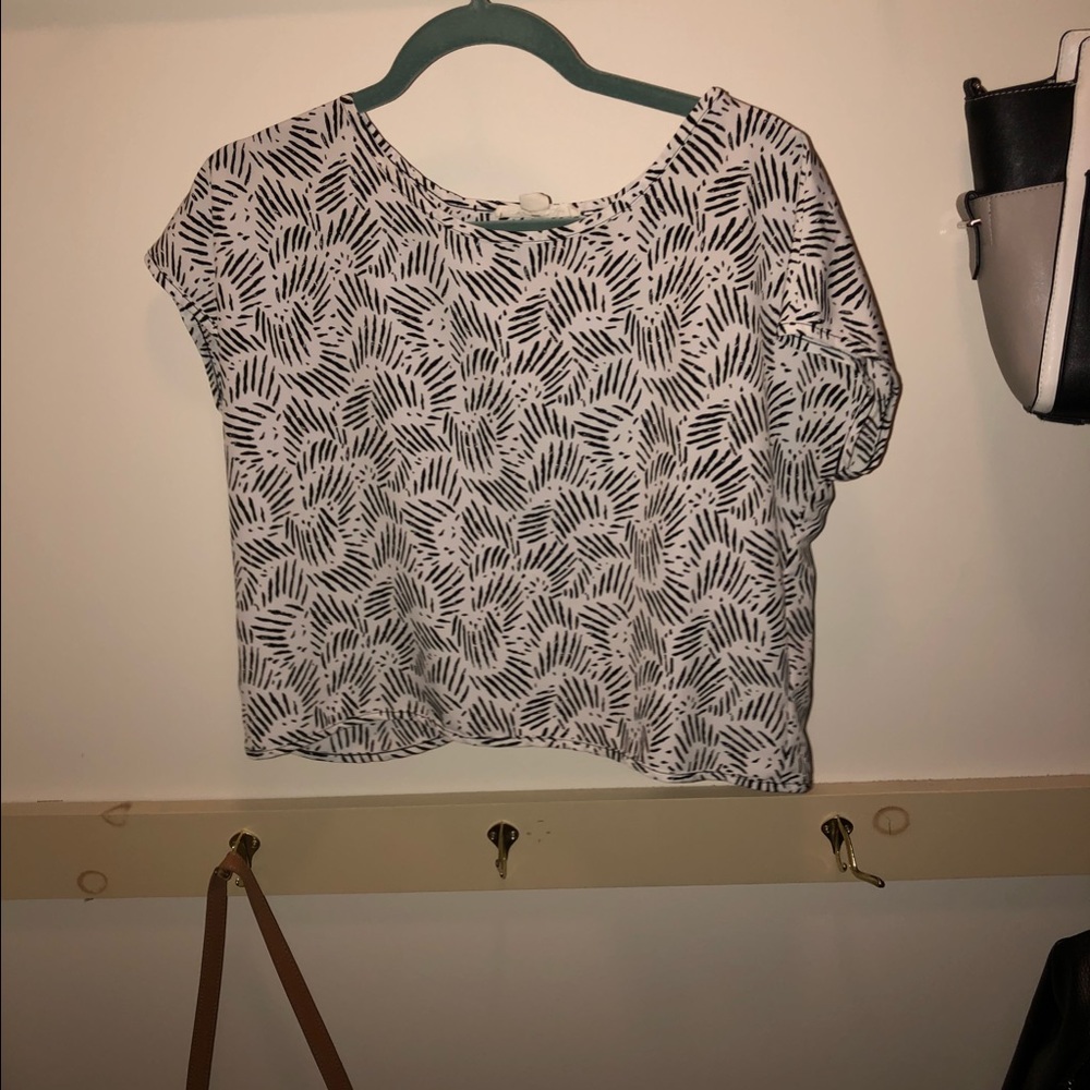 Black and White Scallop Crop Top
